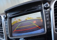 2012-Hyundai-i30-Premium-diesel-–-reverse-camera-screen