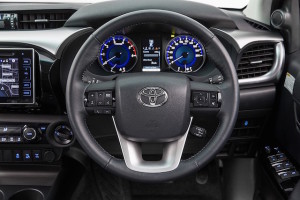 toyota-hilux-reveals-its-new-interior-but-only-for-australians-photo-gallery_6