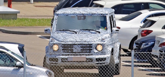 second-generation-mercedes-benz-g-class-makes-spy-photo-debut-109079_1