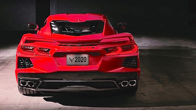 2020-Chevrolet-Corvette-Stingray-035